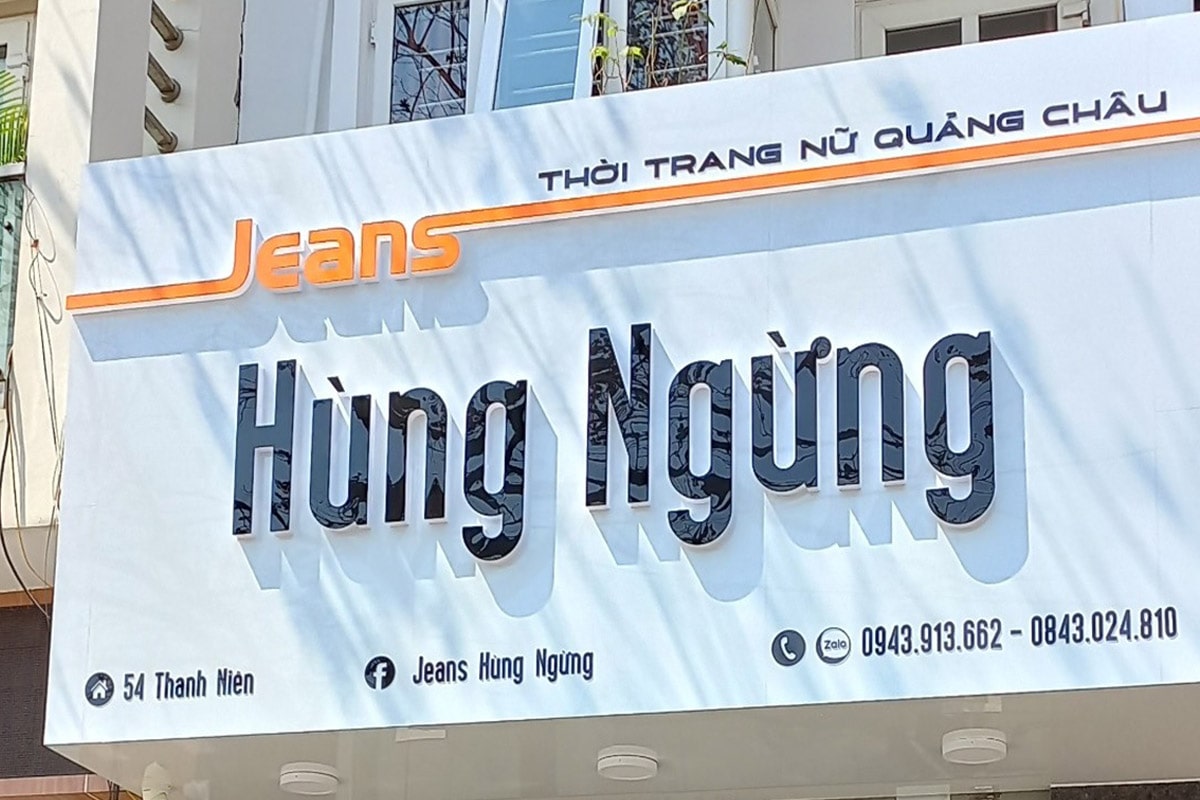 So sánh bảng hiệu mica với các loại bảng hiệu khác (như alu, inox, gỗ) Đặc điểm và ưu điểm của bảng hiệu mica