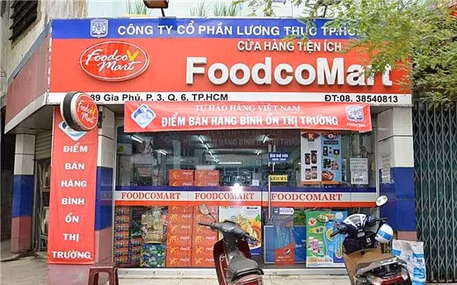 Tại sao bảng hiệu mica lại được ưa chuộng trong ngành quảng cáo? Quy trình sản xuất và lắp đặt bảng hiệu mica chuyên nghiệp