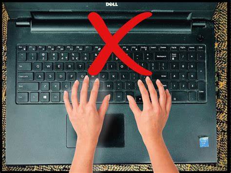 Dấu Hiệu Nhận Biết Lỗi Bàn Phím Laptop