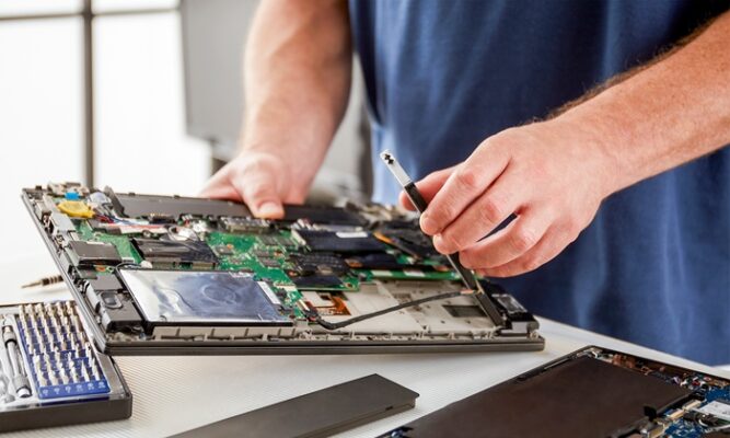 Hành Trình Tìm Trung Tâm Sửa Laptop Chất Lượng Tại Sài Gòn