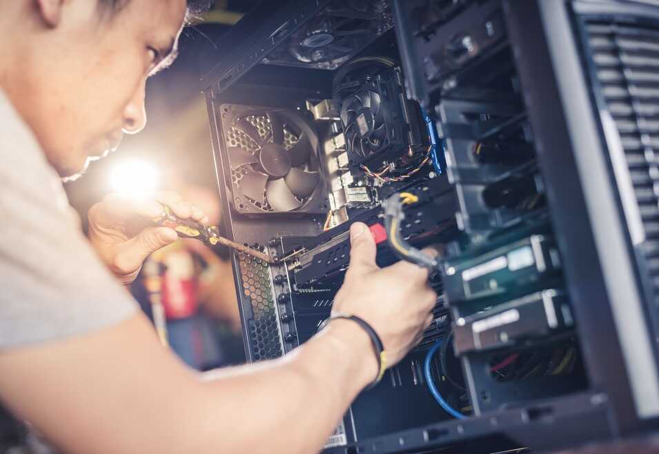 Hướng Dẫn Chọn Địa Chỉ Sửa Máy Tính Uy Tín TPHCM