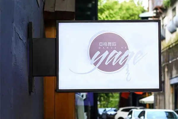 Bảng giá làm biển vẫy alu tại Quảng Cáo 24H