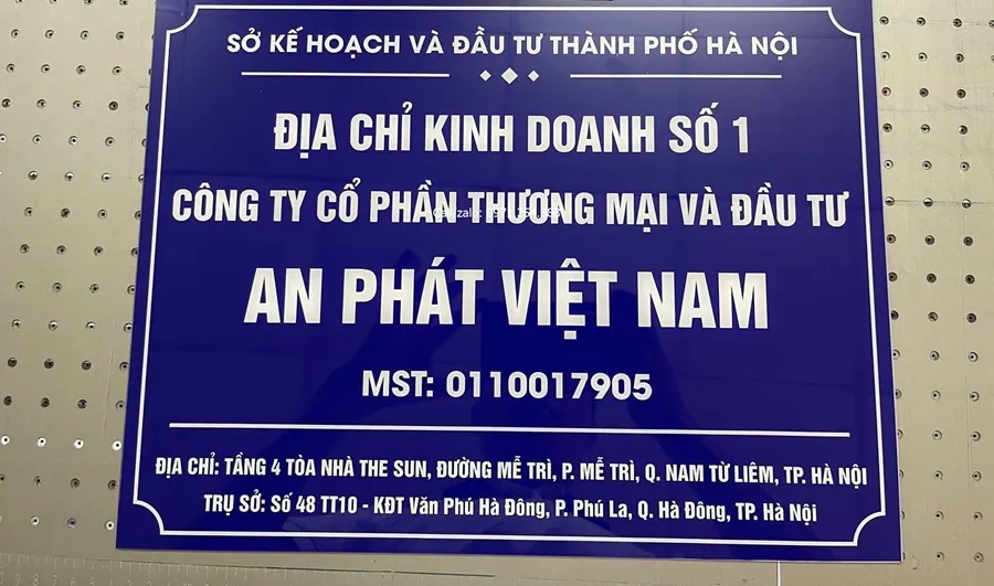 Dịch vụ làm biển công ty mica giá rẻ tại TPHCM Quangcao24h.net