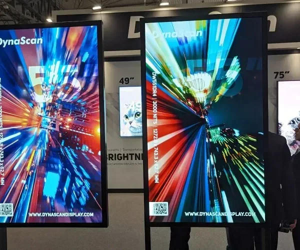 Tại sao nên chọn dịch vụ làm biển led siêu mỏng tại Quảng Cáo 24H