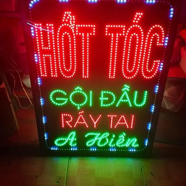 Ứng dụng của biển led đứng trong các lĩnh vực