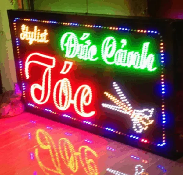 Ưu điểm nổi bật của dịch vụ làm biển vẫy led tại Quảng Cáo 24H