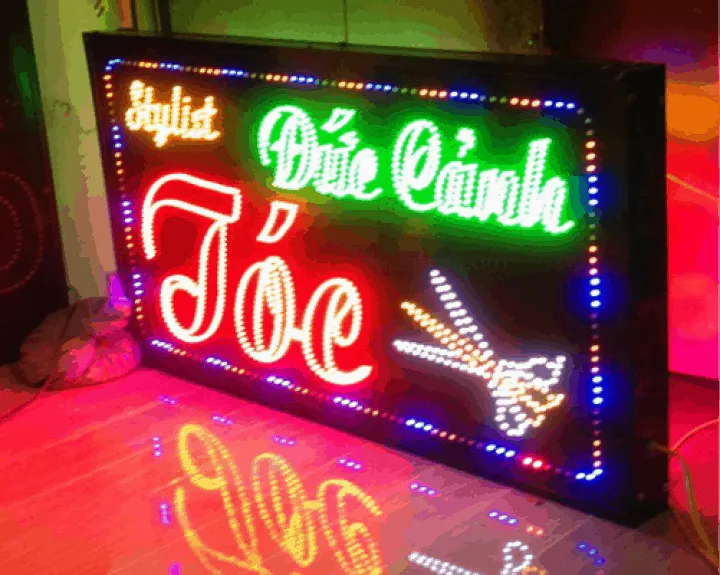 Ưu điểm nổi bật của dịch vụ làm biển vẫy led tại Quảng Cáo 24H