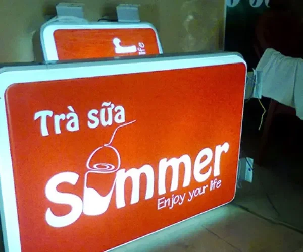 Các loại bảng hiệu trà sữa phổ biến trên thị trường