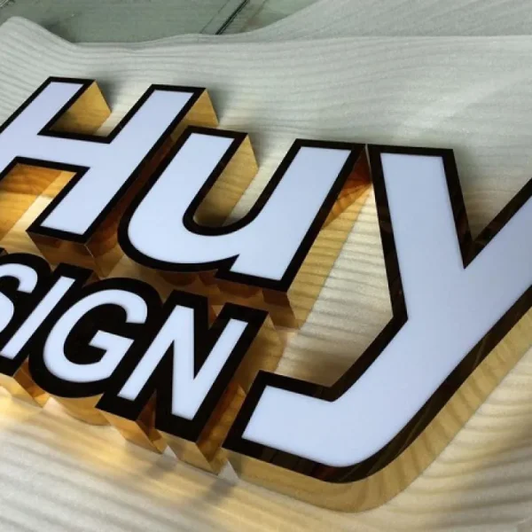 Chữ inox bạc là loại phổ biến nhất và được sử dụng rộng rãi trong các ứng dụng quảng cáo