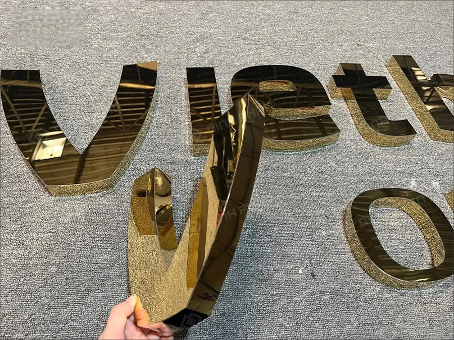 Chữ inox mạ vàng