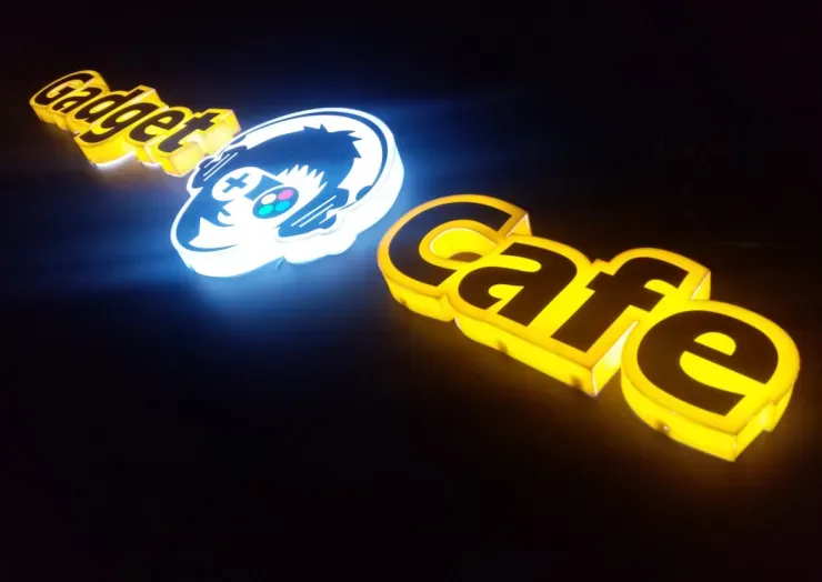 Chữ nổi hắt chân là loại biển hiệu tạo hiệu ứng ánh sáng phía sau chữ