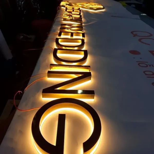 Dịch vụ làm Chữ Nổi Led Hắt Sáng Chân lấy liền