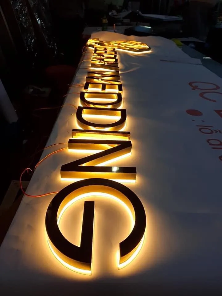 Dịch vụ làm Chữ Nổi Led Hắt Sáng Chân lấy liền