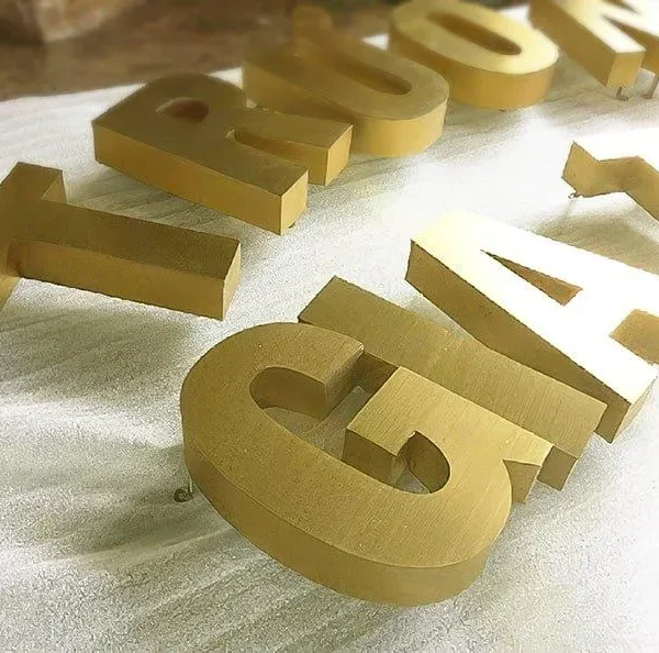 Dịch vụ làm chữ inox mạ vàng đồng tại Quảng Cáo 24h