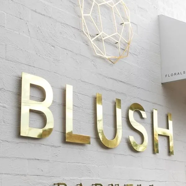 Đội ngũ thiết kế chữ inox mạ vàng của chúng tôi lắng nghe và ghi nhận mọi yêu cầu của khách hàng