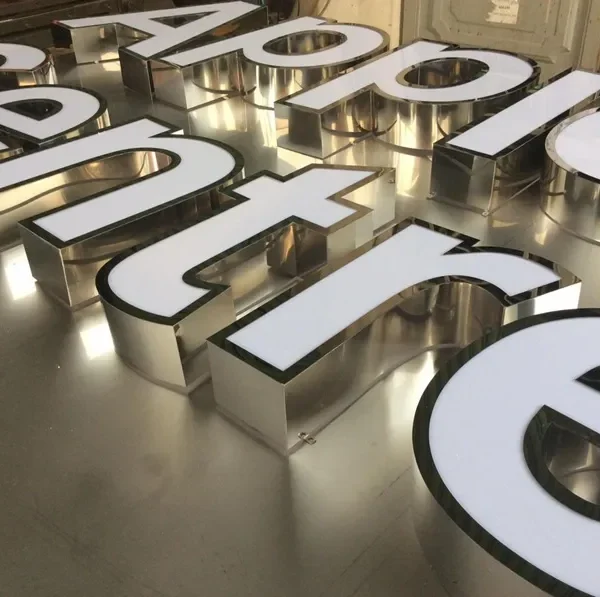 Mẫu chữ inox mặt mica đẹp