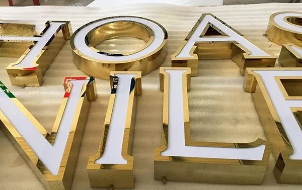 Mẫu chữ inox mặt mica đẹp