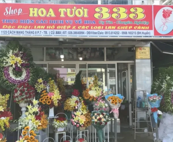 Một bảng quảng cáo shop hoa chuyên nghiệp còn giúp định vị thương hiệu của bạn trong tâm trí khách hàng