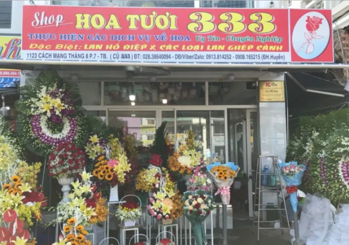 Một bảng quảng cáo shop hoa chuyên nghiệp còn giúp định vị thương hiệu của bạn trong tâm trí khách hàng