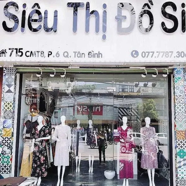 Một mẫu biển quảng cáo shop thời trang đẹp với thiết kế bắt mắt sẽ thu hút sự chú ý của người đi đường