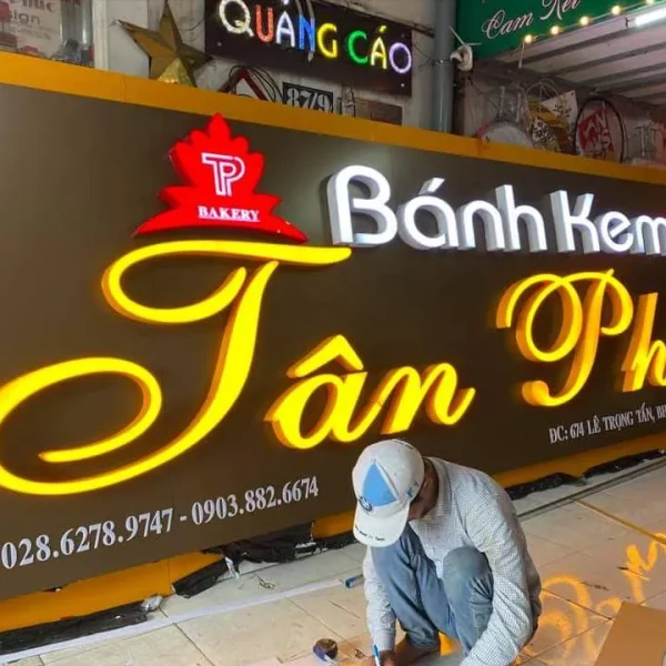 Quảng Cáo 24h cung cấp đa dạng các loại chữ mica với nhiều mẫu mã, phong cách khác nhau