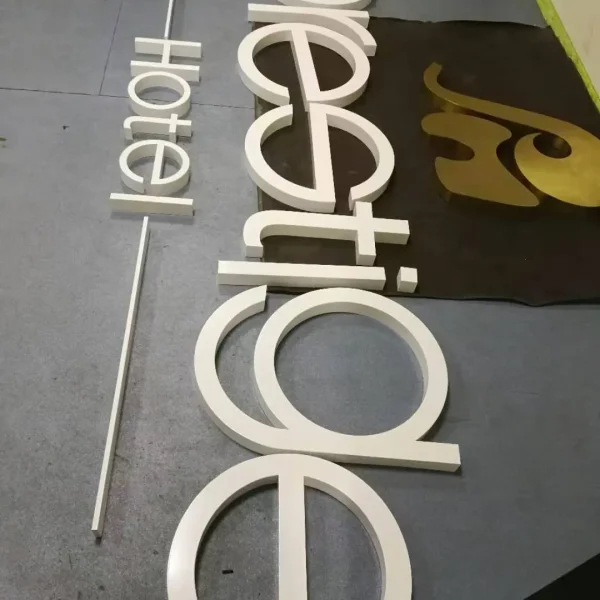 Quảng Cáo 24h cung cấp dịch vụ lắp đặt biển chữ nổi formex chuyên nghiệp