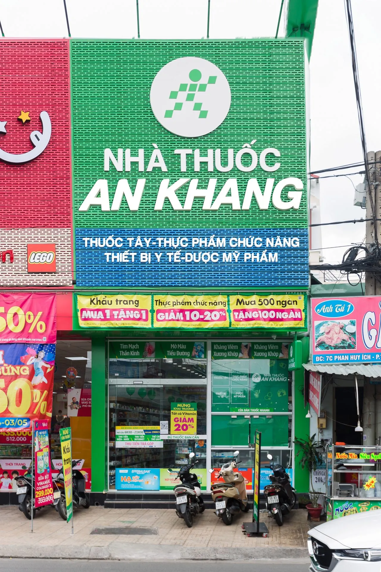 Xu hướng mới nhất trong thiết kế bảng hiệu nhà thuốc là sự kết hợp giữa yếu tố truyền thống và hiện đại