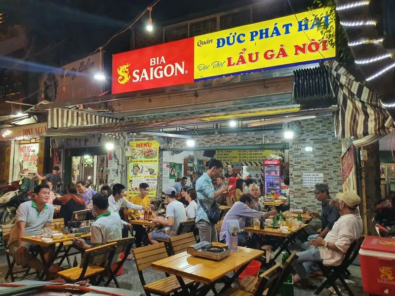 Thị trường làm bảng hiệu quán nhậu hiện nay vô cùng đa dạng với nhiều loại vật liệu