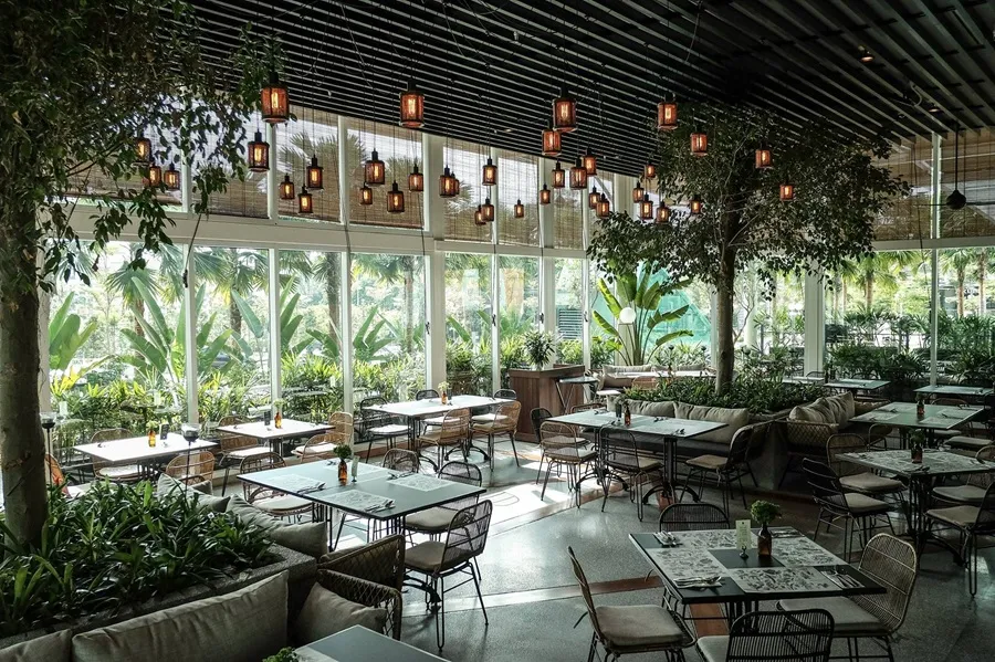 TP HCM không thiếu những địa điểm quán cafe gần đây, từ quán cafe đẹp, cà phê sân vườn đến cafe máy lạnh, từ quán cà phê 24h đến cà phê võng gần đây