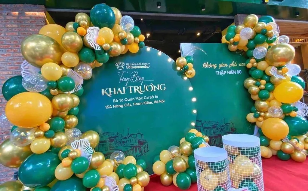 Xu hướng mẫu cổng bong bóng 2025 ưu ái những thiết kế bất đối xứng, kiểu dáng organic tự do và sự kết hợp màu sắc tinh tế