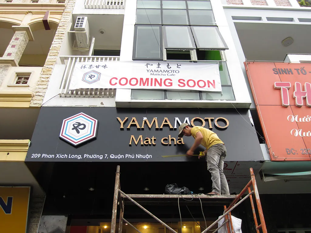 In Nhanh Pro là một đơn vị chuyên thiết kế & thi công bảng hiệu chuyên nghiệp, có kinh nghiệm thực hiện hàng trăm công trình tại TP.HCM và các tỉnh