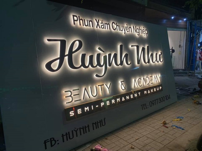 bang-hieu-makeup-mica bảng hiệu make up đẹp