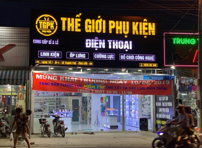bang-hieu-phu-kien-dien-thoai-1-1 bảng quảng cáo phụ kiện đèn led đẹp