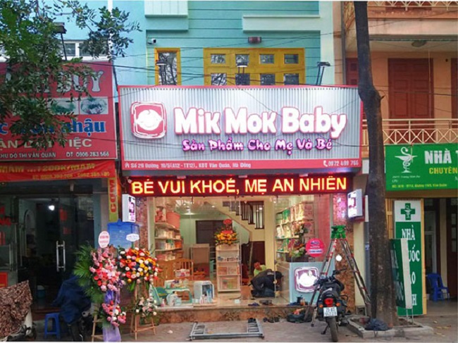 bien-quang-cao-sua-bot Biển hiệu quảng cáo cửa hàng bỉm sữa
