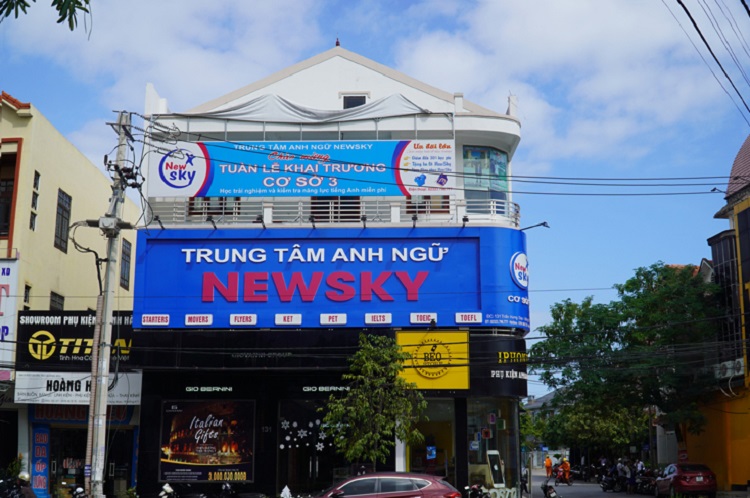 mau-bang-hieu-trung-tam-anh-ngu-03 biển Alu chữ nổi Alu nền xanh trung tâm anh ngữ