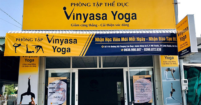 mau-bang-hieu-yoga bảng hiệu phòng tập yoga đẹp